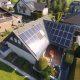 Photovoltaikanlage auf dem Dach eines Hauses